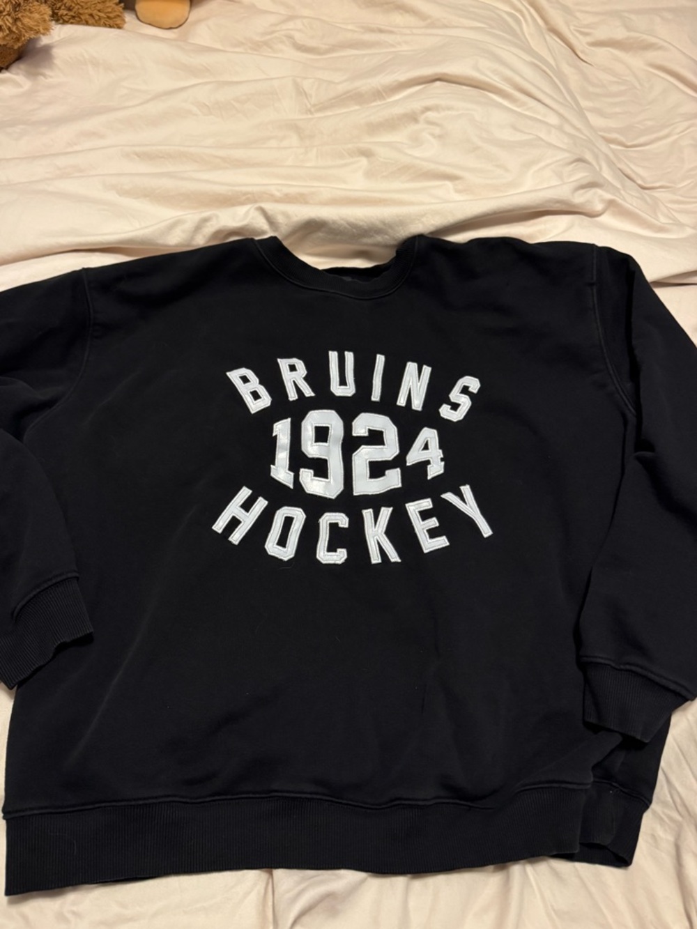 Bruins hockey crewneck
